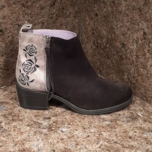 *New In Box*Womens Booties, Brand: Tavura Bed of Roses